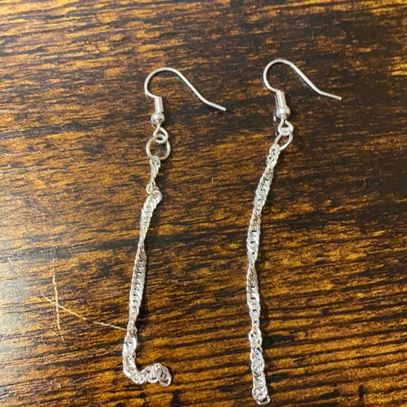 Earings - Picture 1 of 1